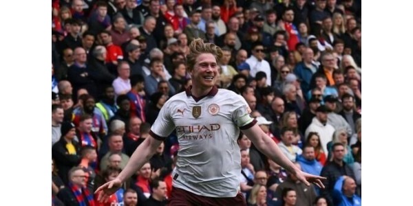 Manchester City kommer bakfra for å slå Crystal Palace på bortebane